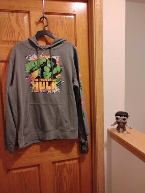 The Incredible Hulk Men's Hoodie Size XL & Funko Pop Marvel Collector Corps Hulk
